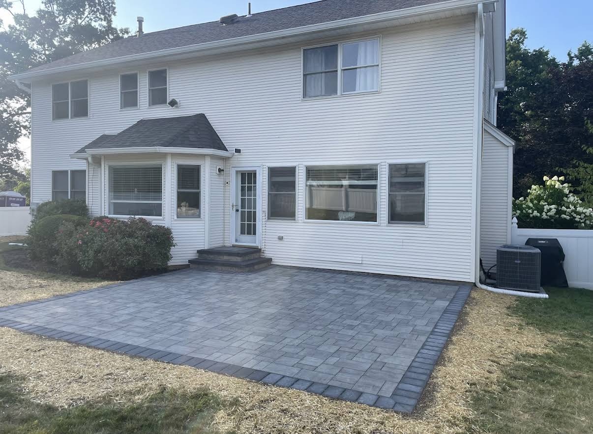 Charcoal paver patio, clean bond lines